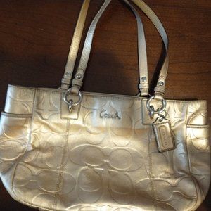 COACH GOLD METALLIC LEATHER PURSE... EUC
